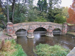 The 'bridge' - probably a cattle screen - on the Darent at Farningham